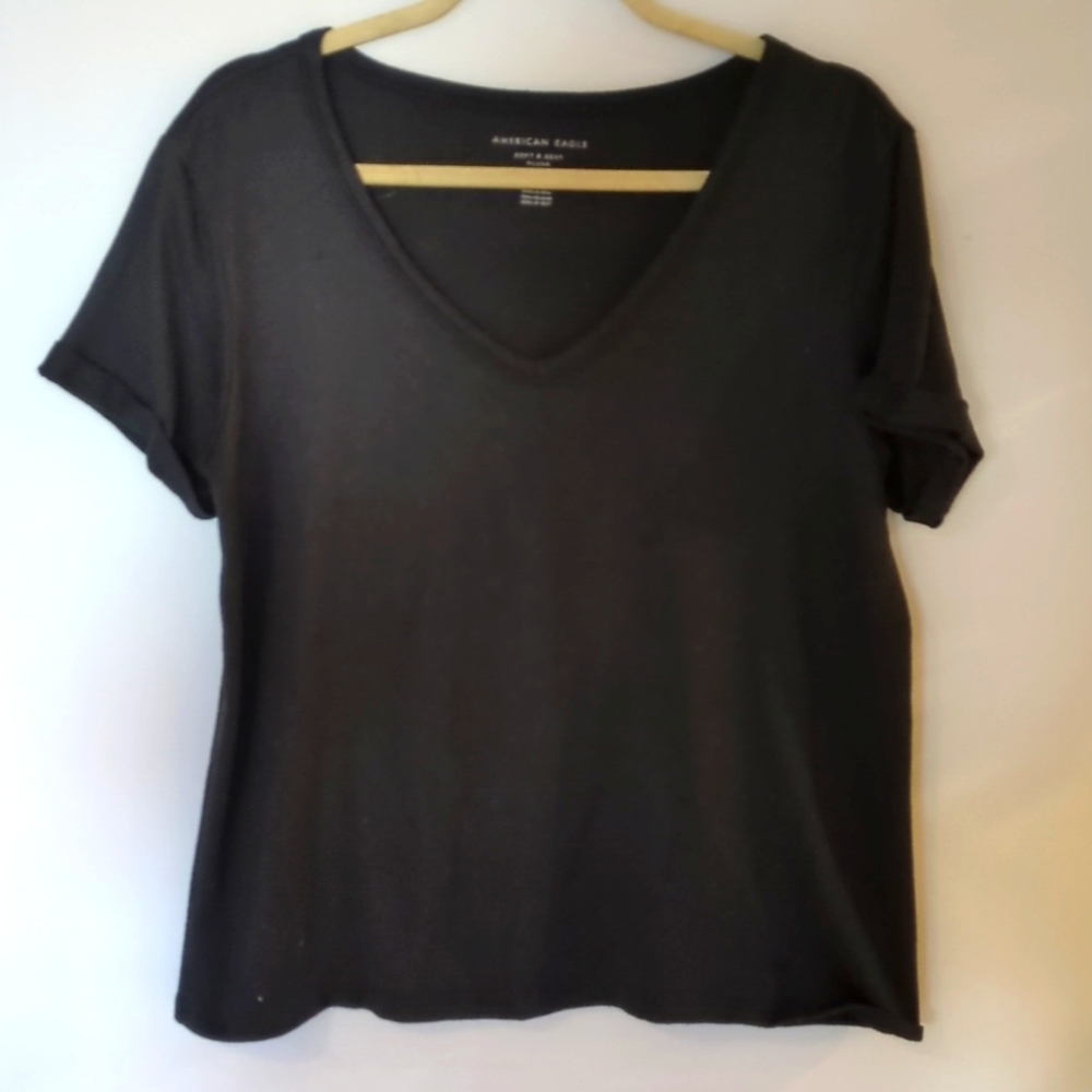 American Eagle Medium black plush v neck tee